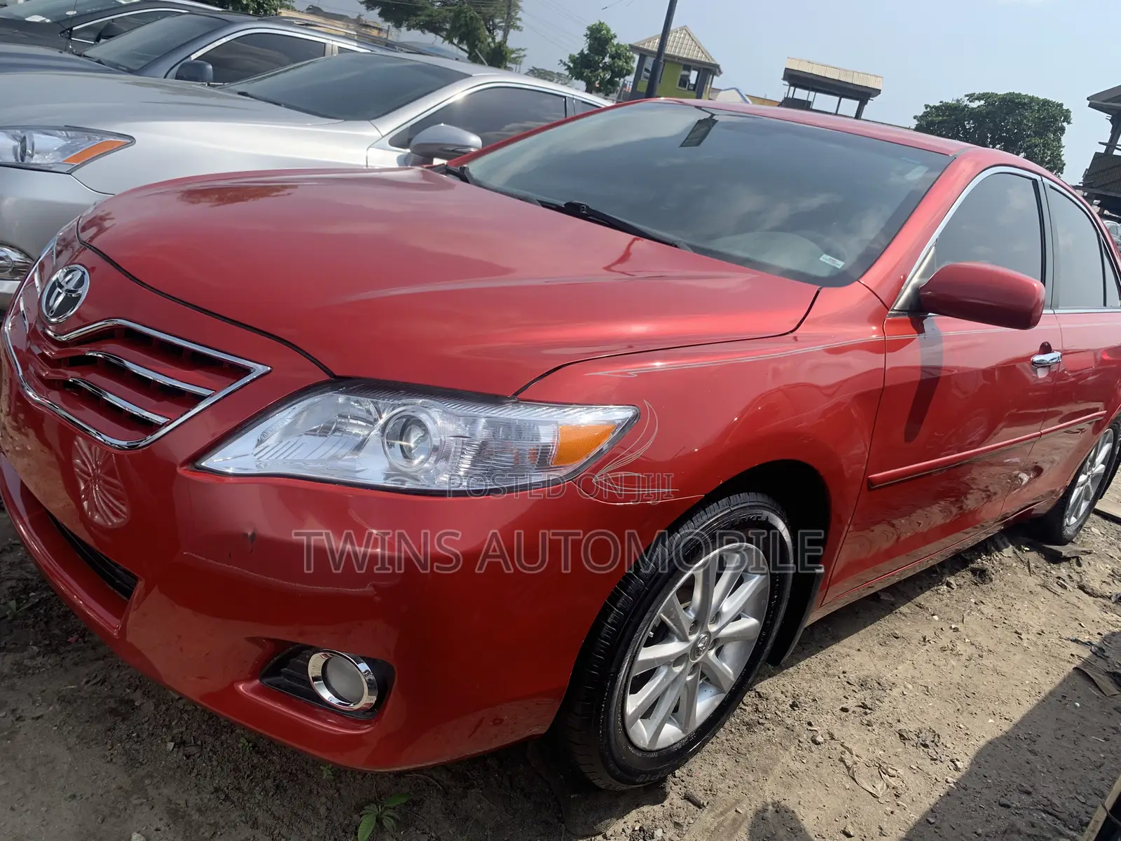 Toyota Camry XLE V6 4dr Sedan (3.5L 6cyl 6A) 2011 Red