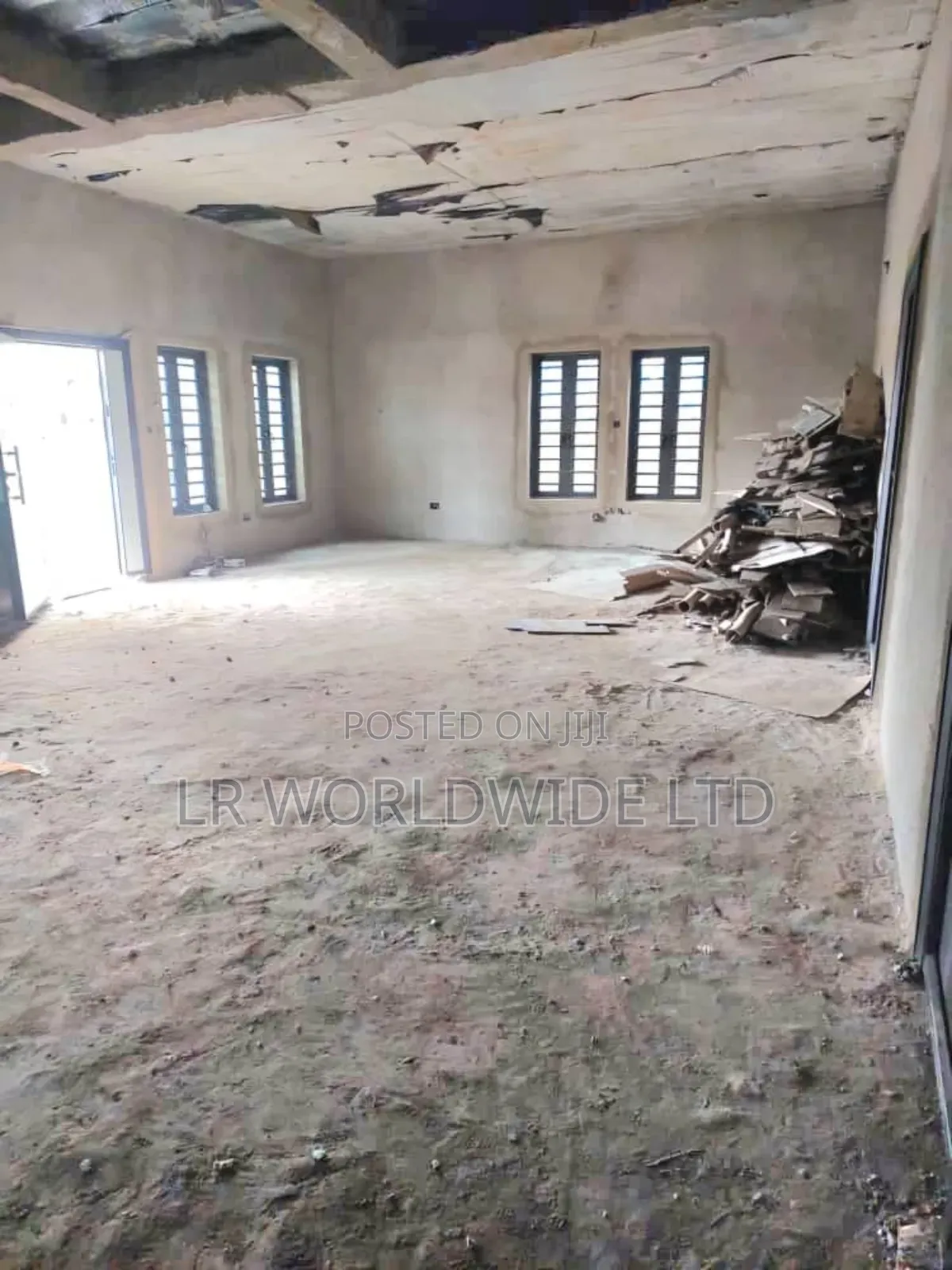 5bdrm Duplex in Lugbe District for sale