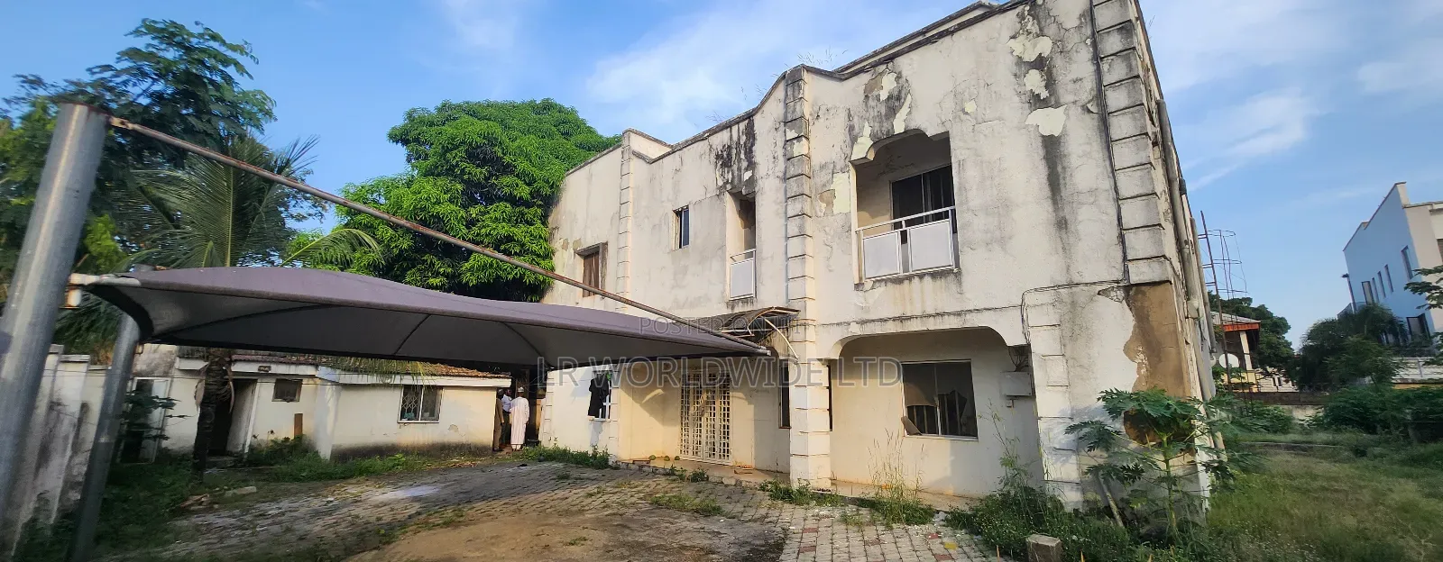 1000sqm Land Space With an Old Building on It