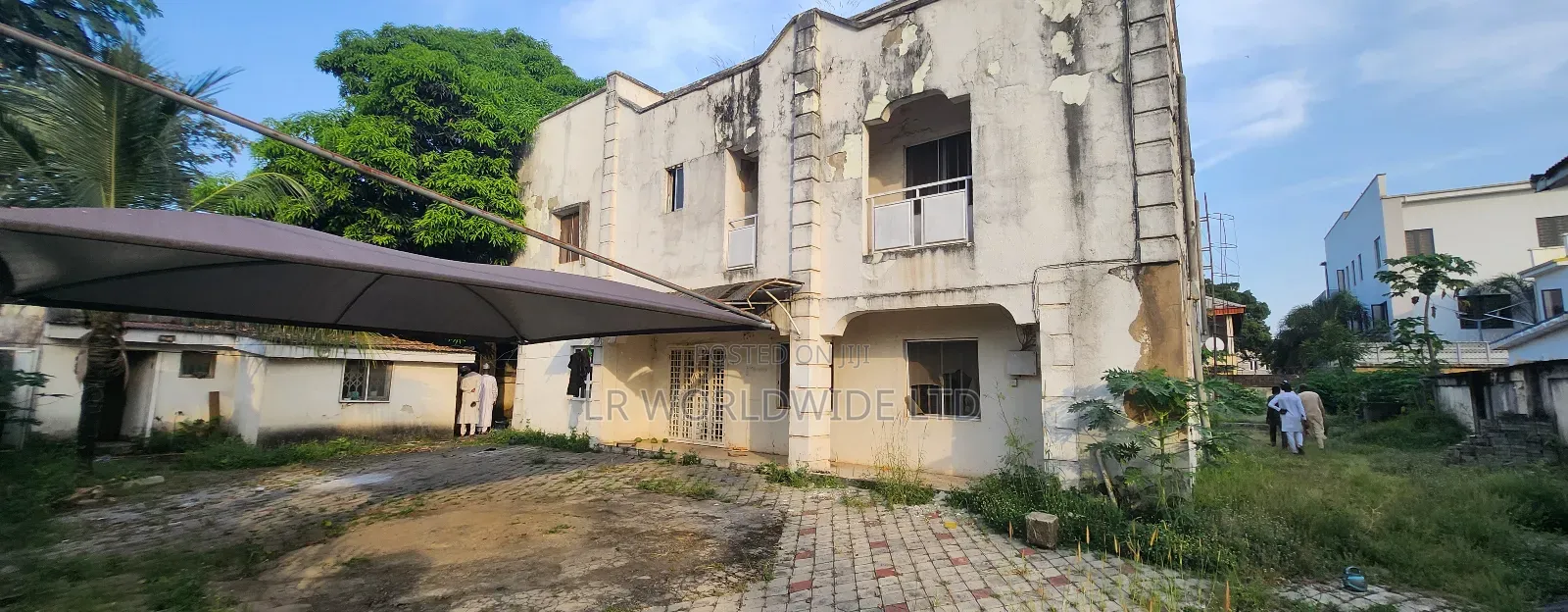 1000sqm Land Space With an Old Building on It