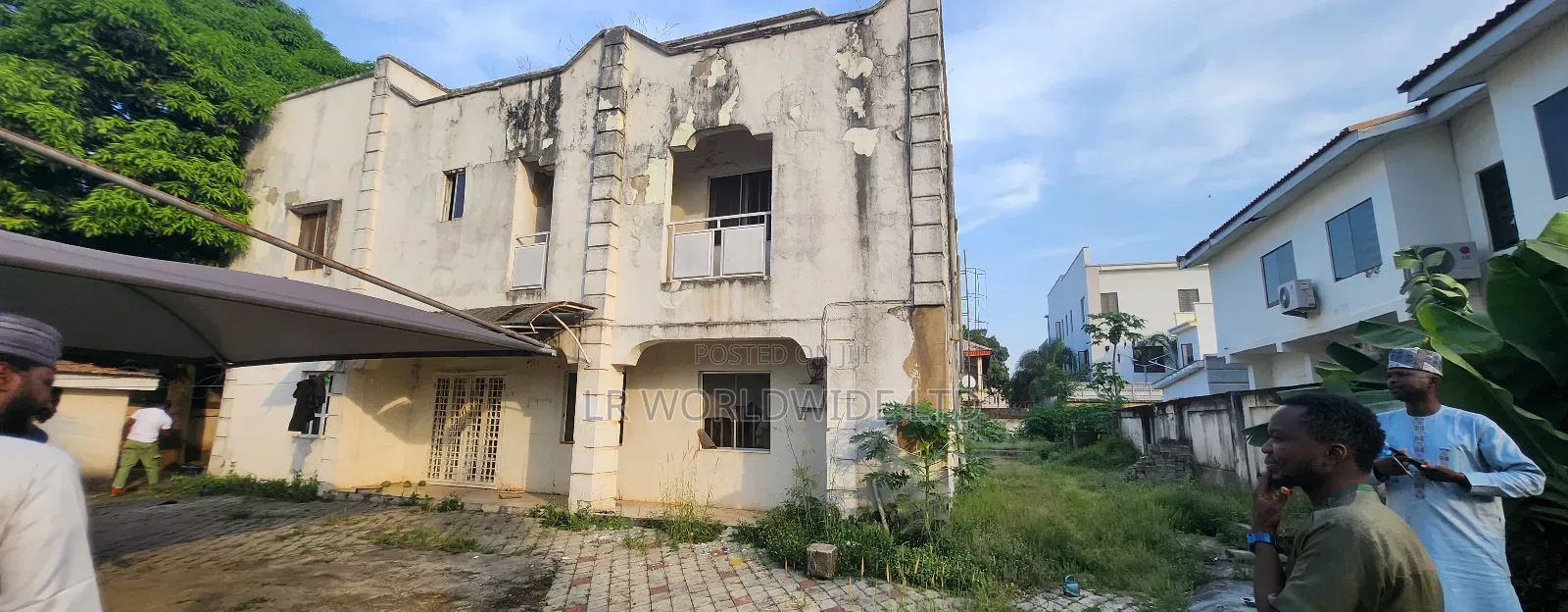 1000sqm Land Space With an Old Building on It