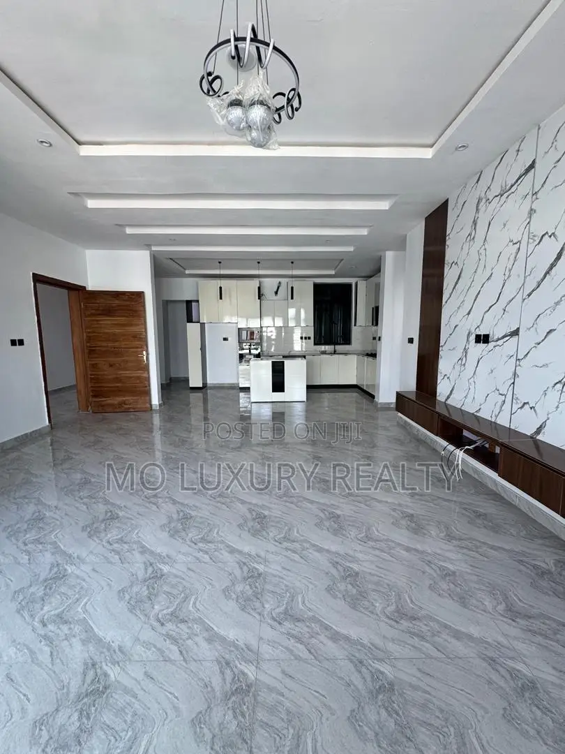 2bdrm Apartment in Court, Ikota for sale