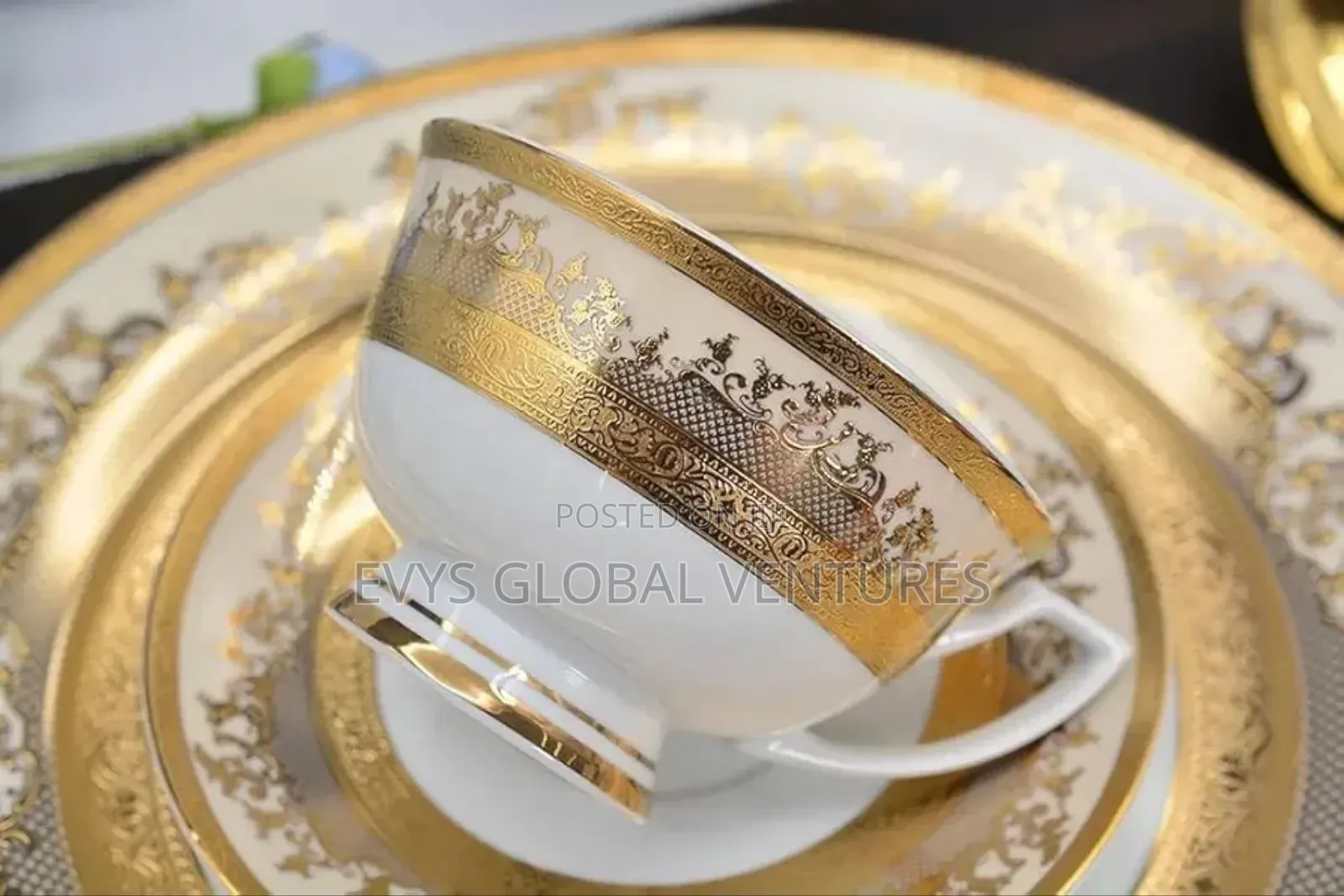 Luxury Gold 72-Piece Porcelain Dinnerware Set