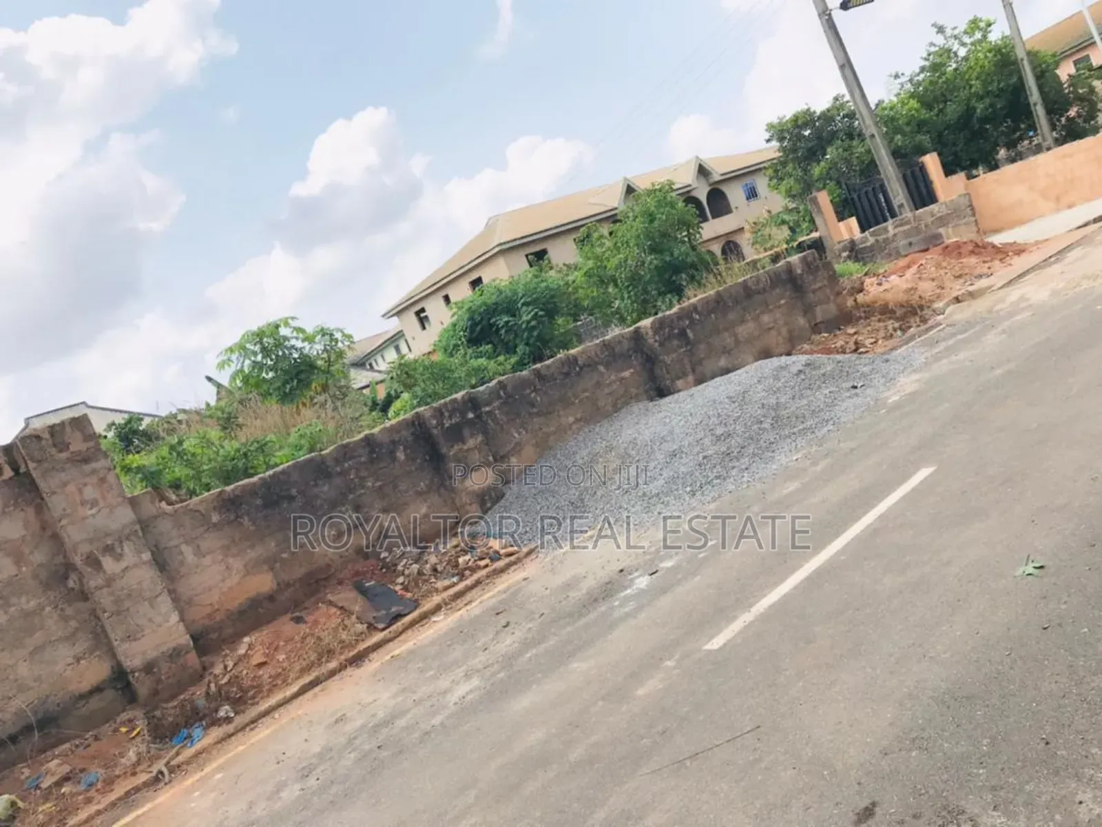 Land for Sale. 70/130ft at Country Home