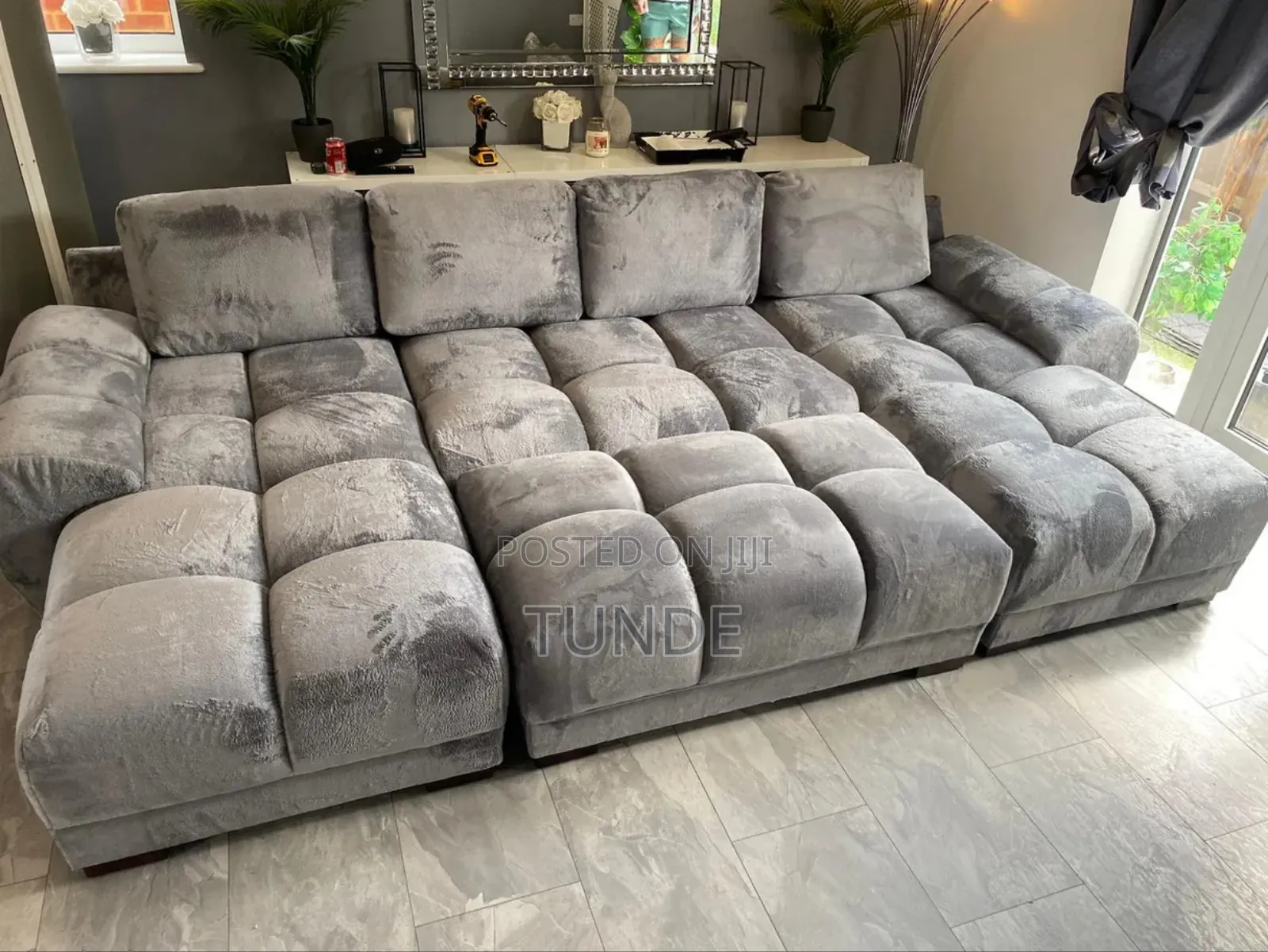 Sofa WTH Ottoman That Also Serve as Bed Wen Place in Front of the Sofa