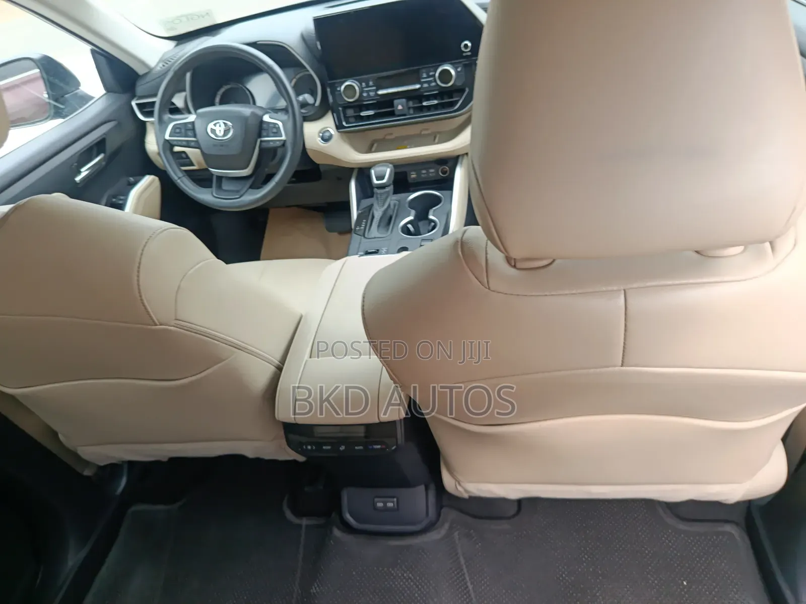 Toyota Highlander XLE AWD 2023 Gray
