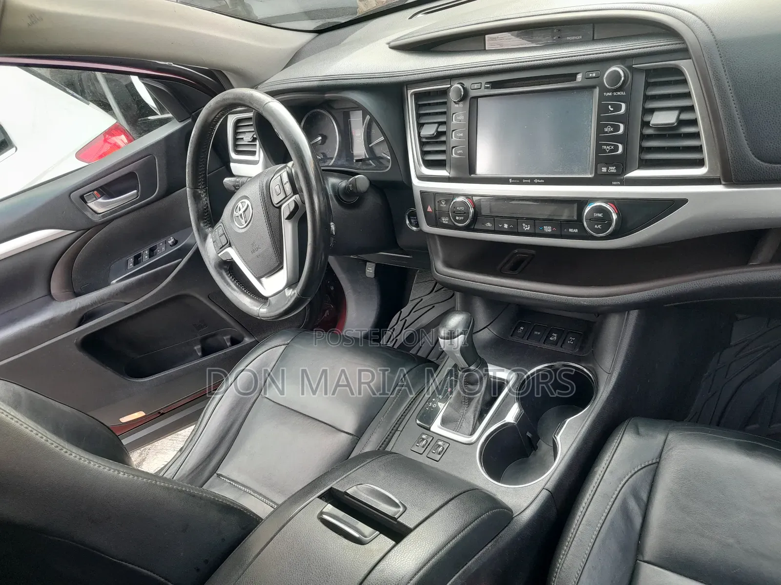Toyota Highlander XLE 4x2 V6 (3.5L 6cyl 8A) 2017 Maroon