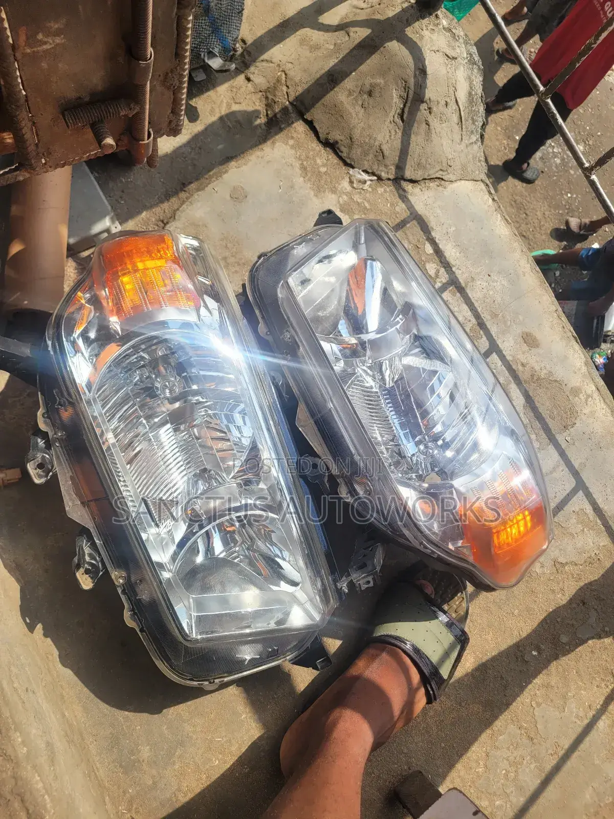 Headlight Toyota 4runner 2010