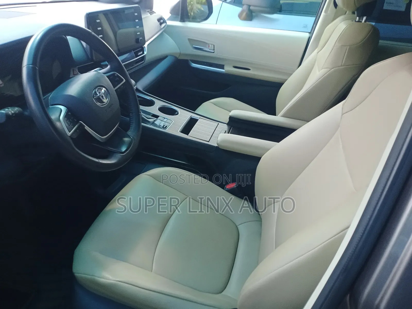 Toyota Sienna 2023 Brown