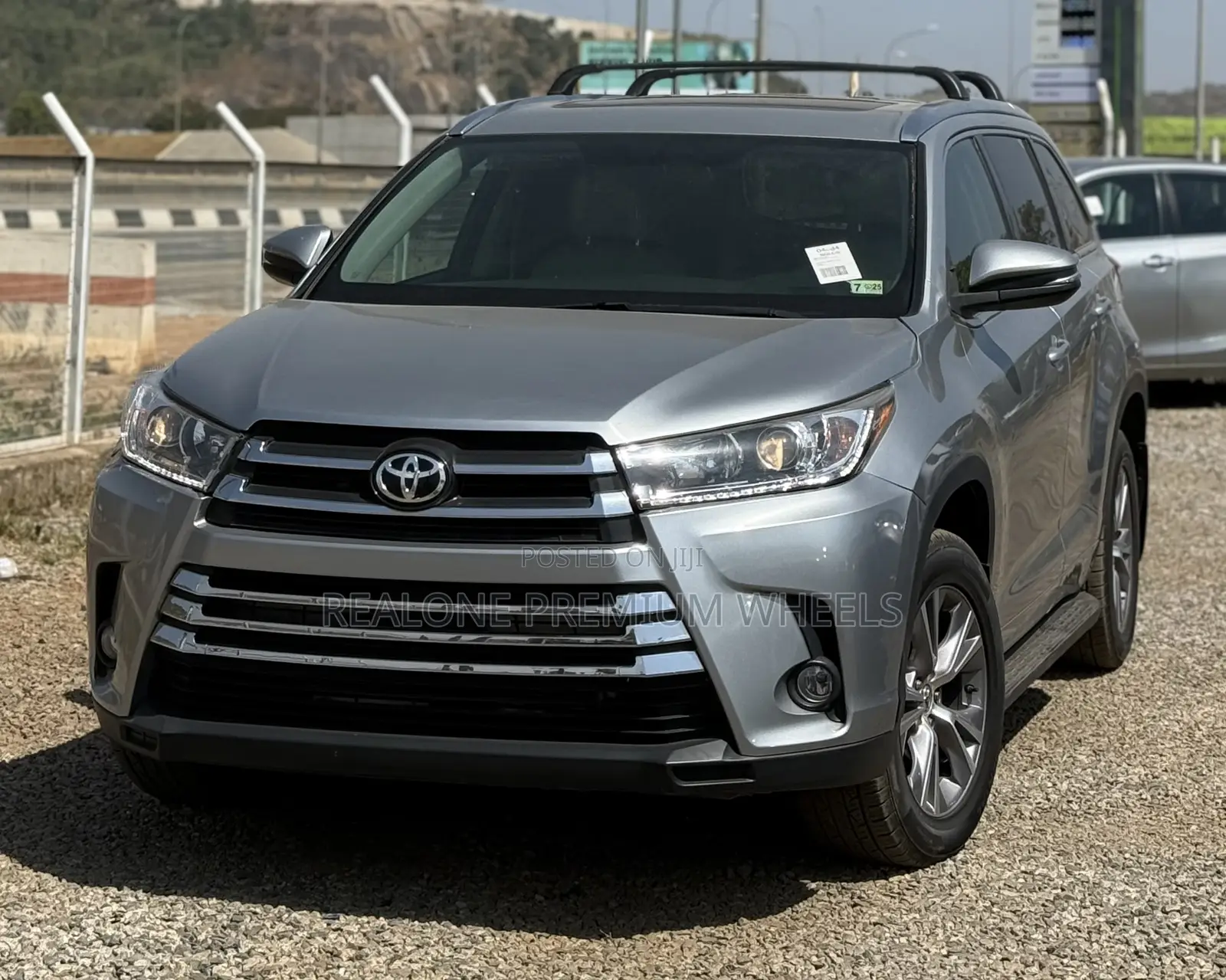 Toyota Highlander XLE 4dr SUV AWD (3.5L 6cyl 6A) 2015 Silver