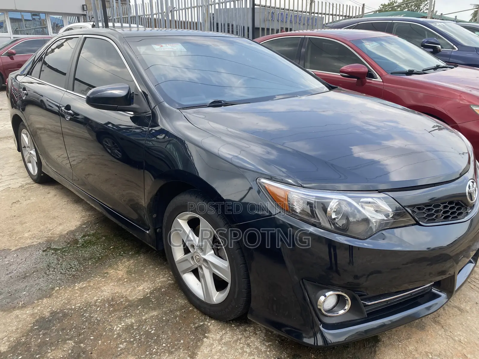 Toyota Camry SE 4dr Sedan (2.5L 4cyl 6A) 2012 Gray