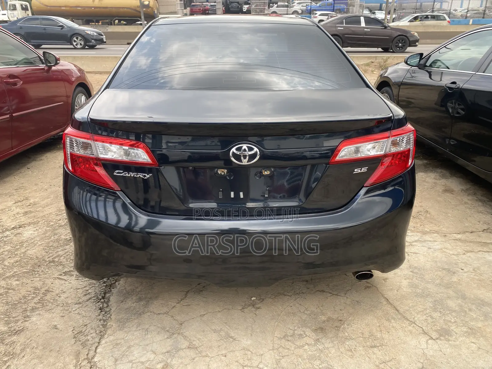 Toyota Camry SE 4dr Sedan (2.5L 4cyl 6A) 2012 Gray