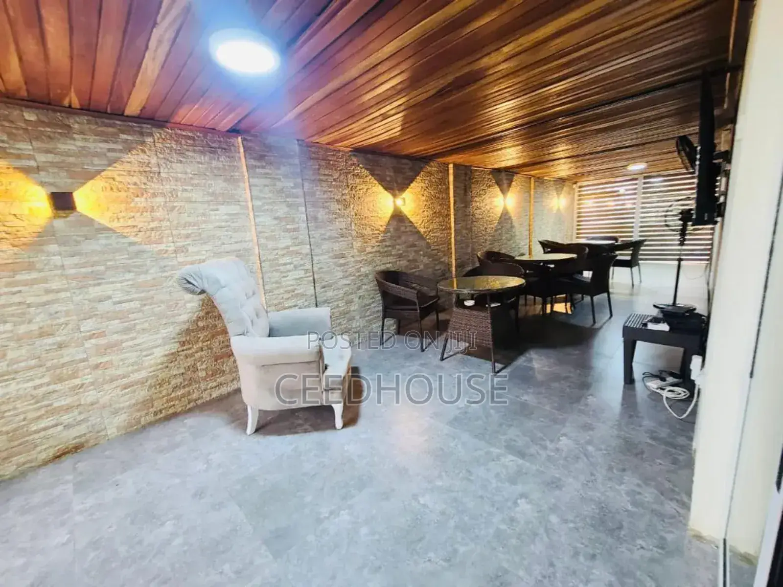Luxurious 1 Bedroom Apartment With Pool and Games