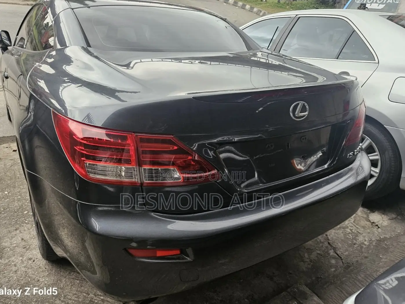 Lexus IS 250 C 2011 Gray