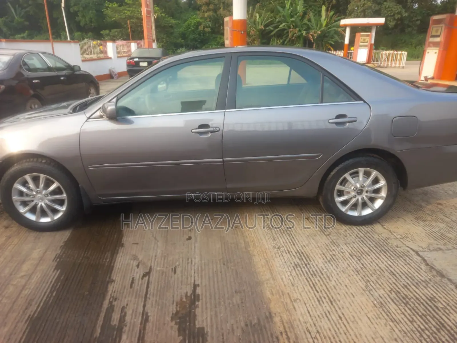 Toyota Camry LE 4dr Sedan (2.4L 4cyl 5M) 2003 Gray