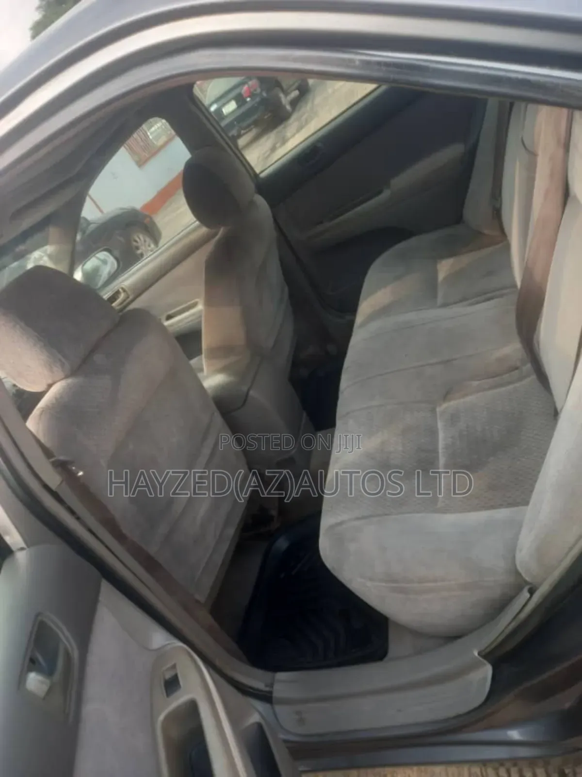 Toyota Camry LE 4dr Sedan (2.4L 4cyl 5M) 2003 Gray