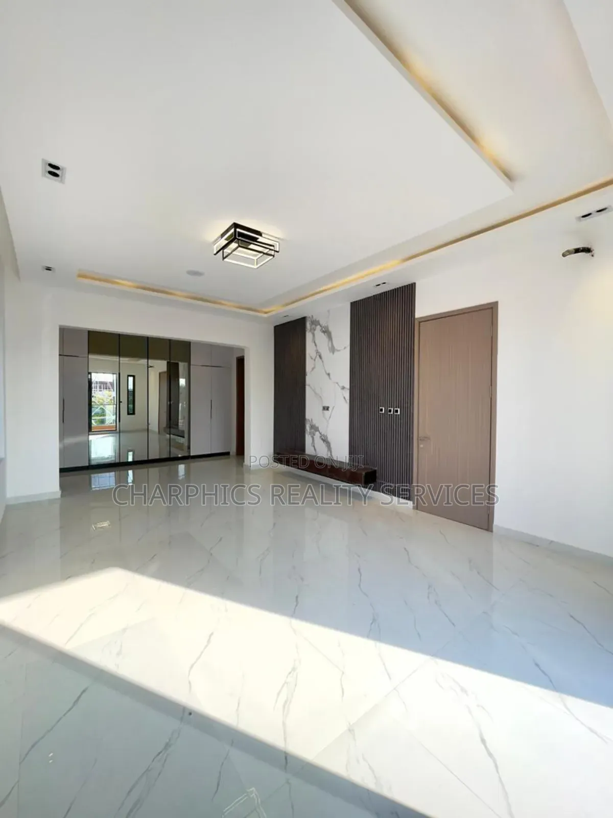 5bdrm Duplex in Lekki Phase 1 for sale