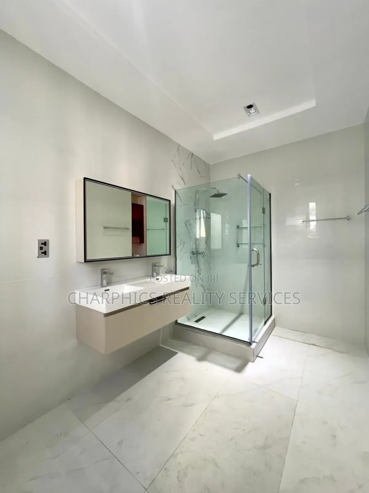 5bdrm Duplex in Lekki Phase 1 for sale
