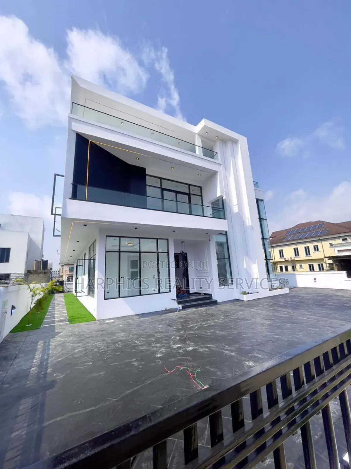 6bdrm Duplex in Ajah for sale