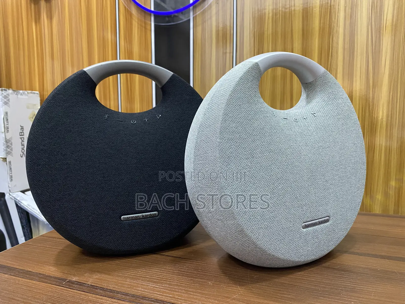 Harman Kardon Onyx Studio 5 Portable Speakers With Deep Bass Sound
