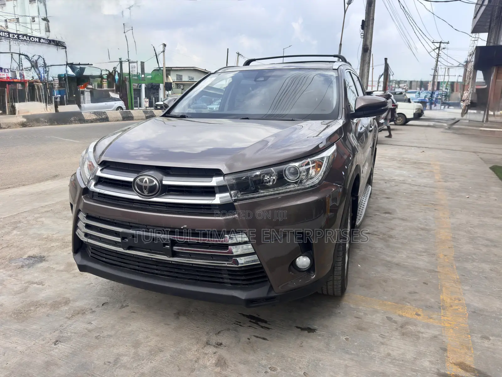 Toyota Highlander XLE 4x4 V6 (3.5L 6cyl 8A) 2018 Brown