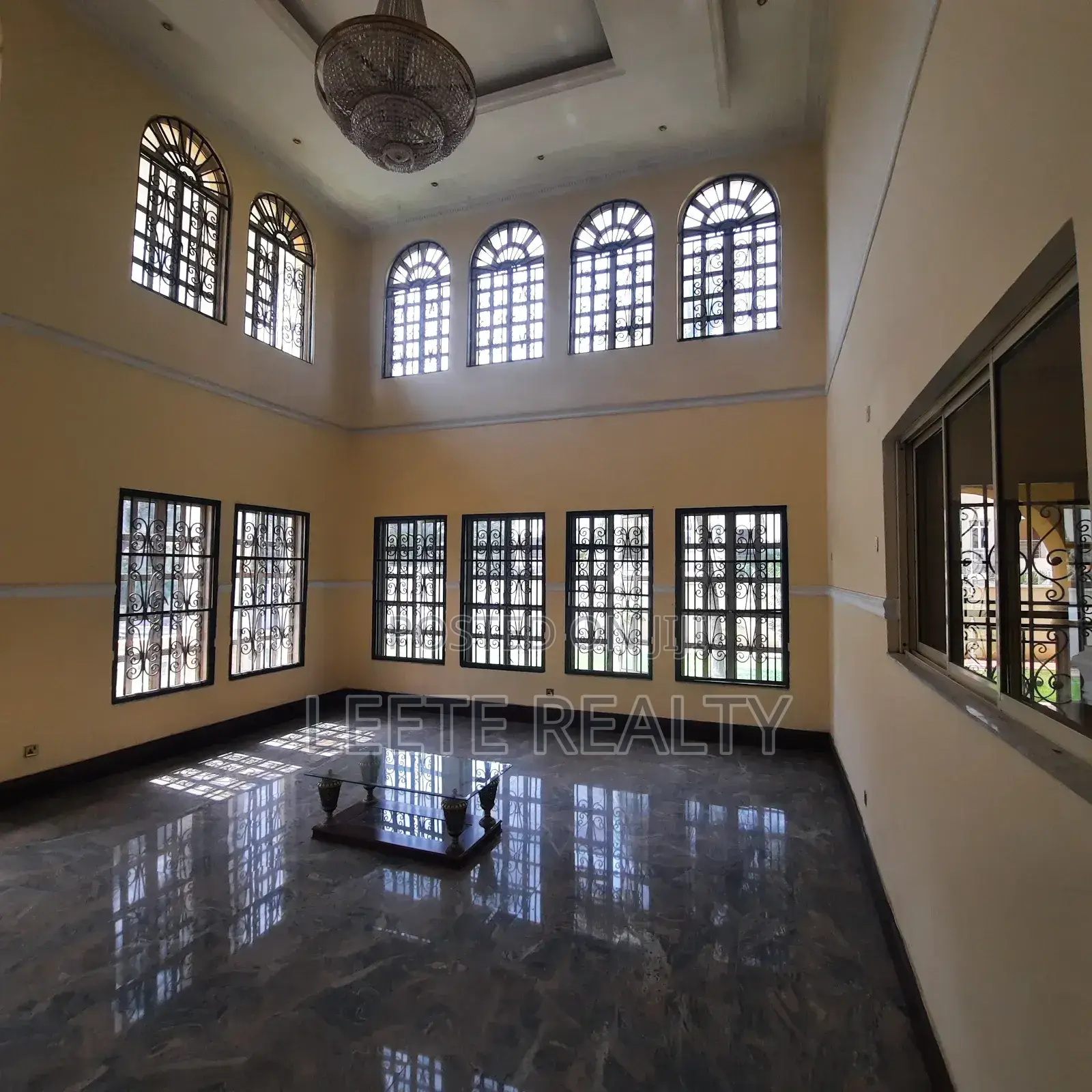 7bdrm Duplex in Jabi for sale