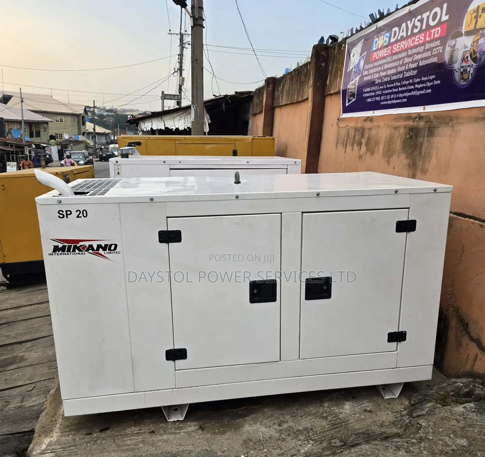 Semi-New 20kva Uk Perkins Mikano Soundproof Generator
