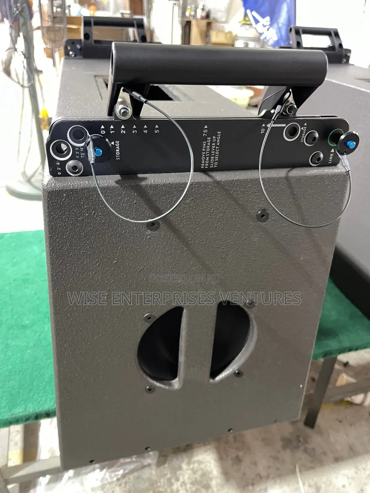 Line Arry Speaker