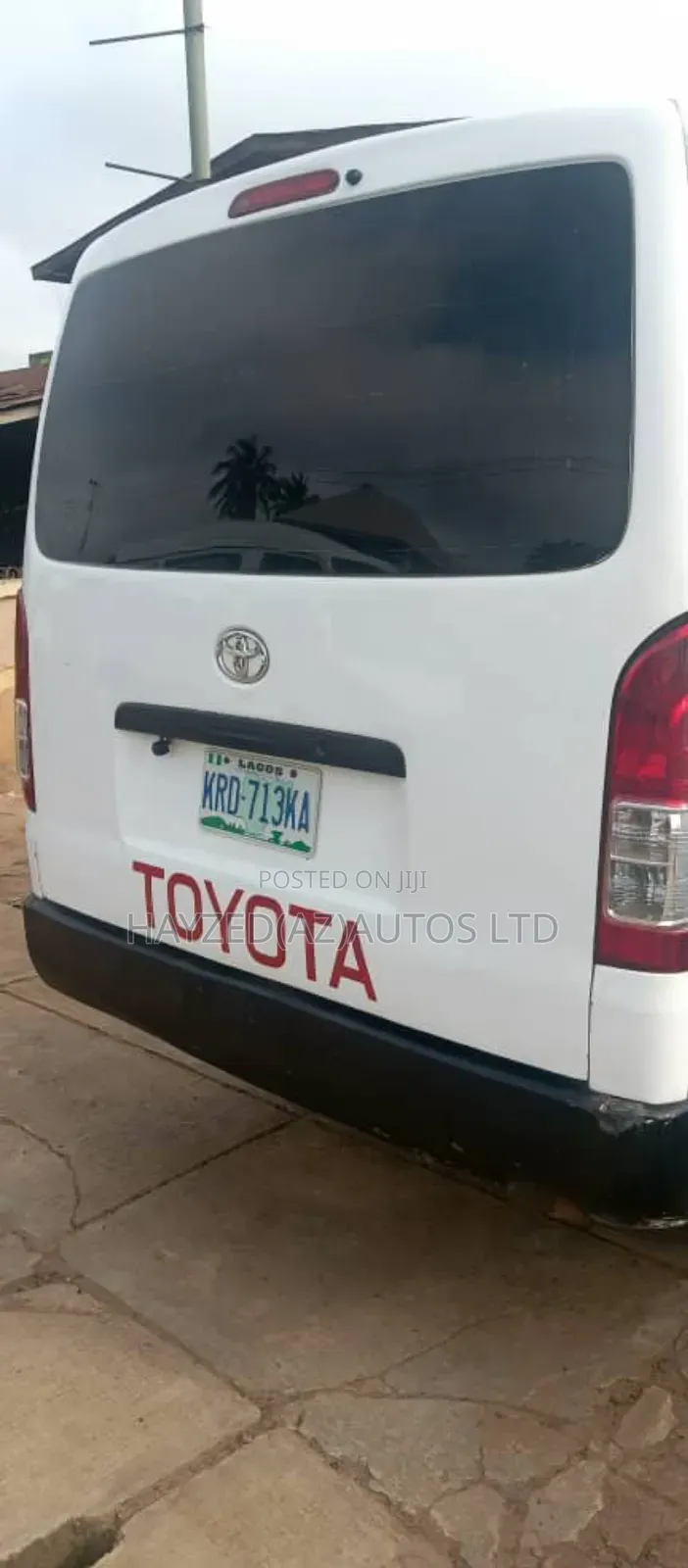 Toyota HiAce 2004 White