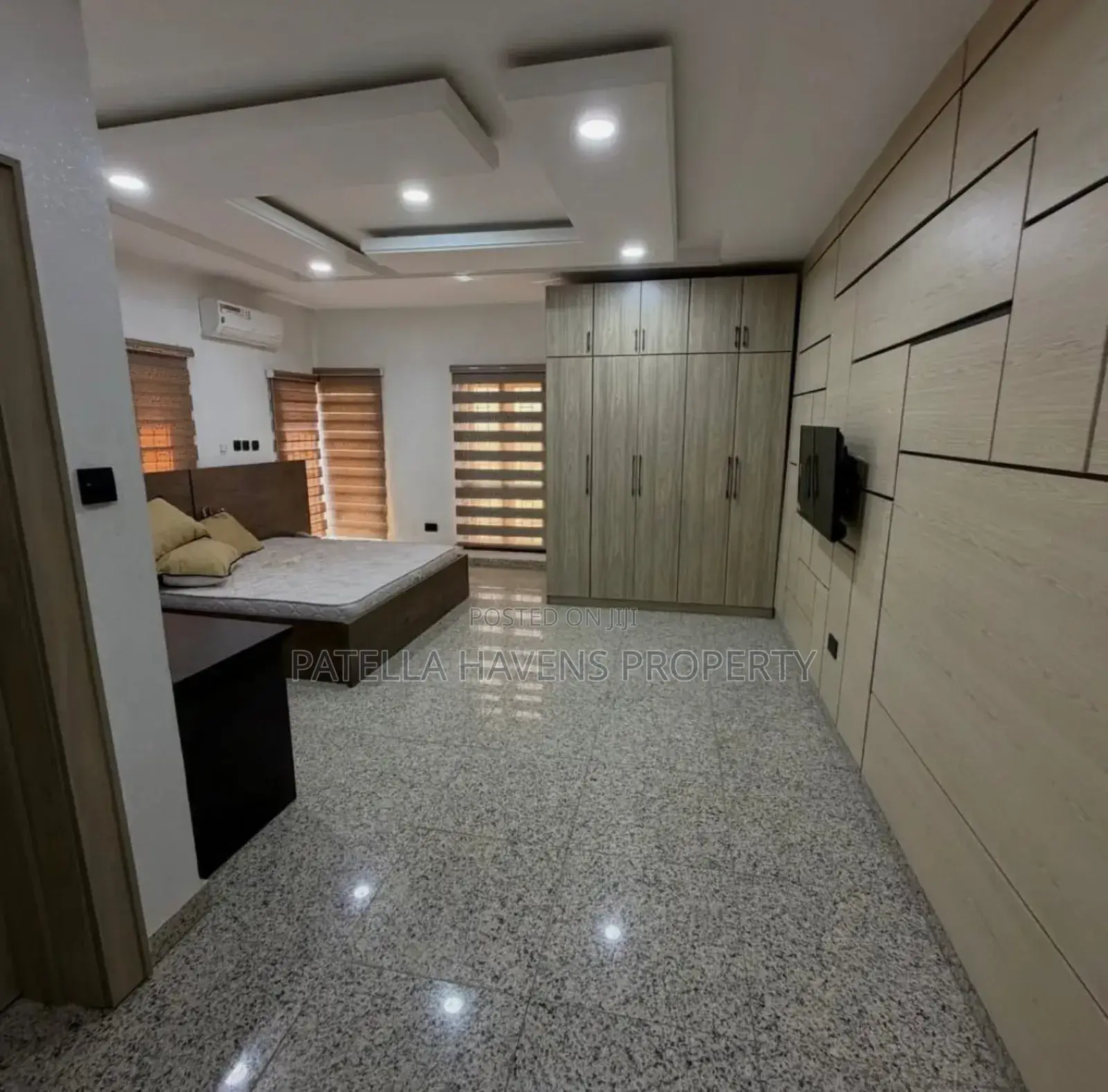 9bdrm Mansion in Apo District for sale