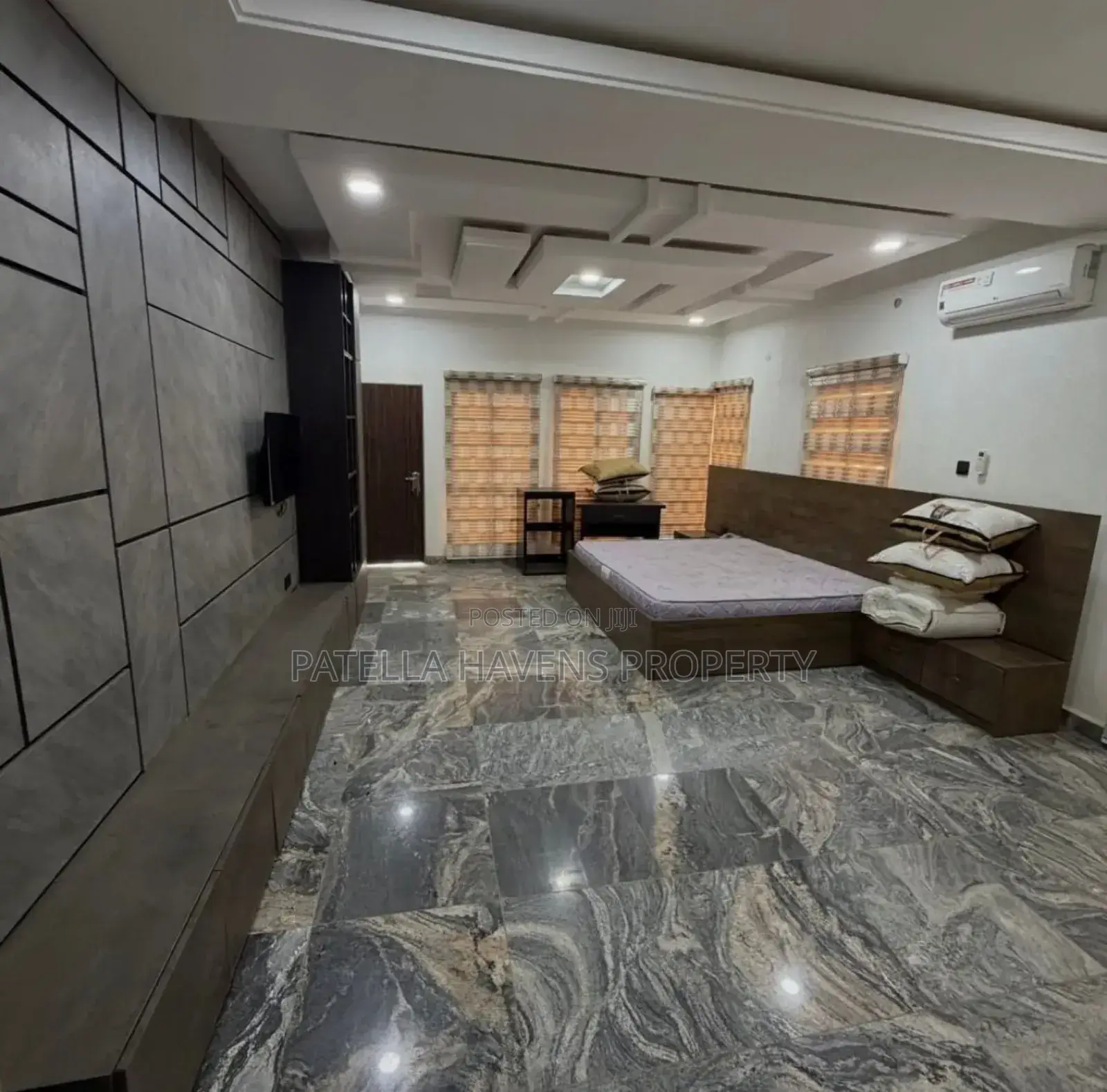 9bdrm Mansion in Apo District for sale