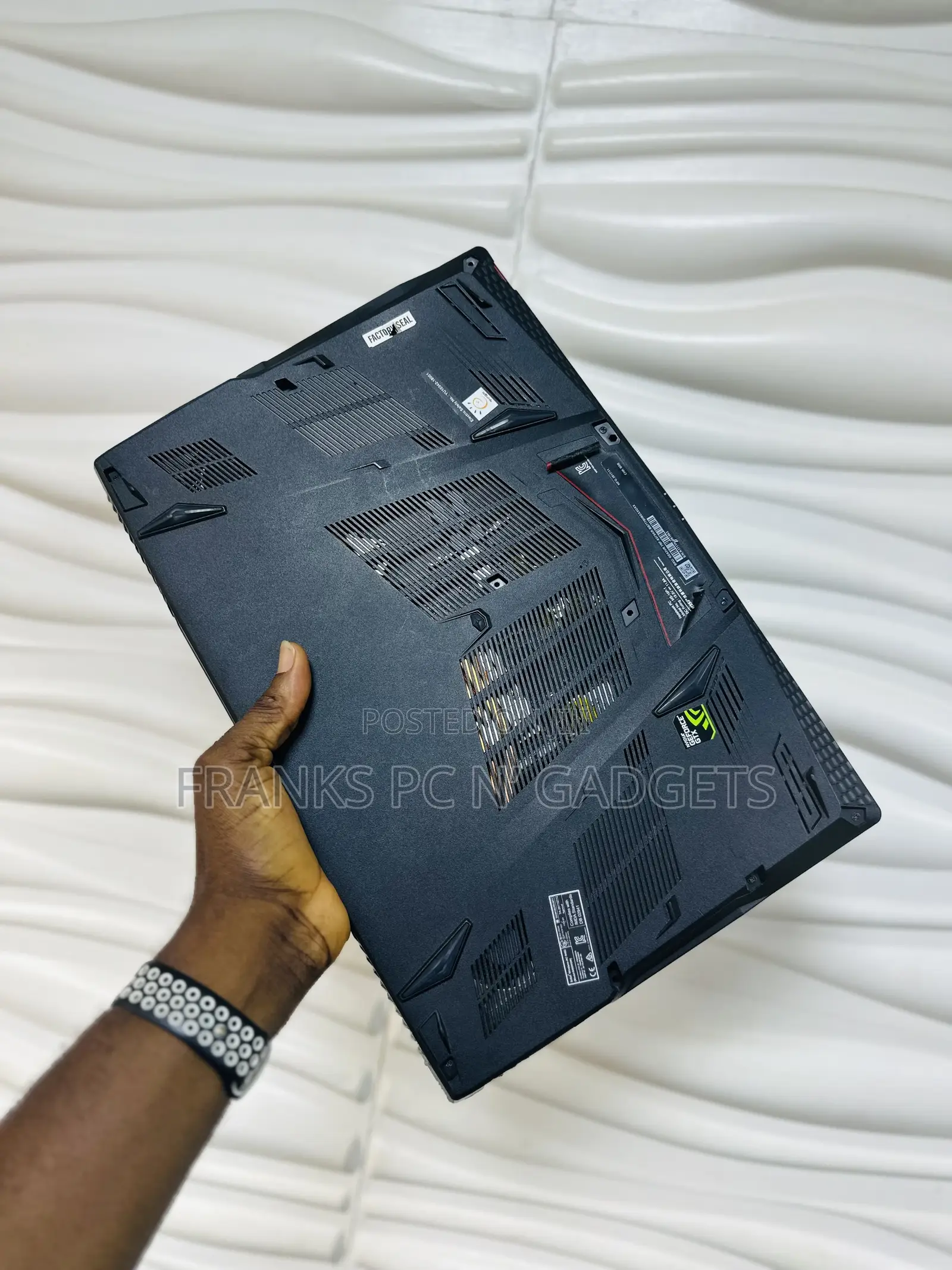 Laptop MSI GE63VR 7RF Raider 16GB Intel Core I7 SSD 512GB