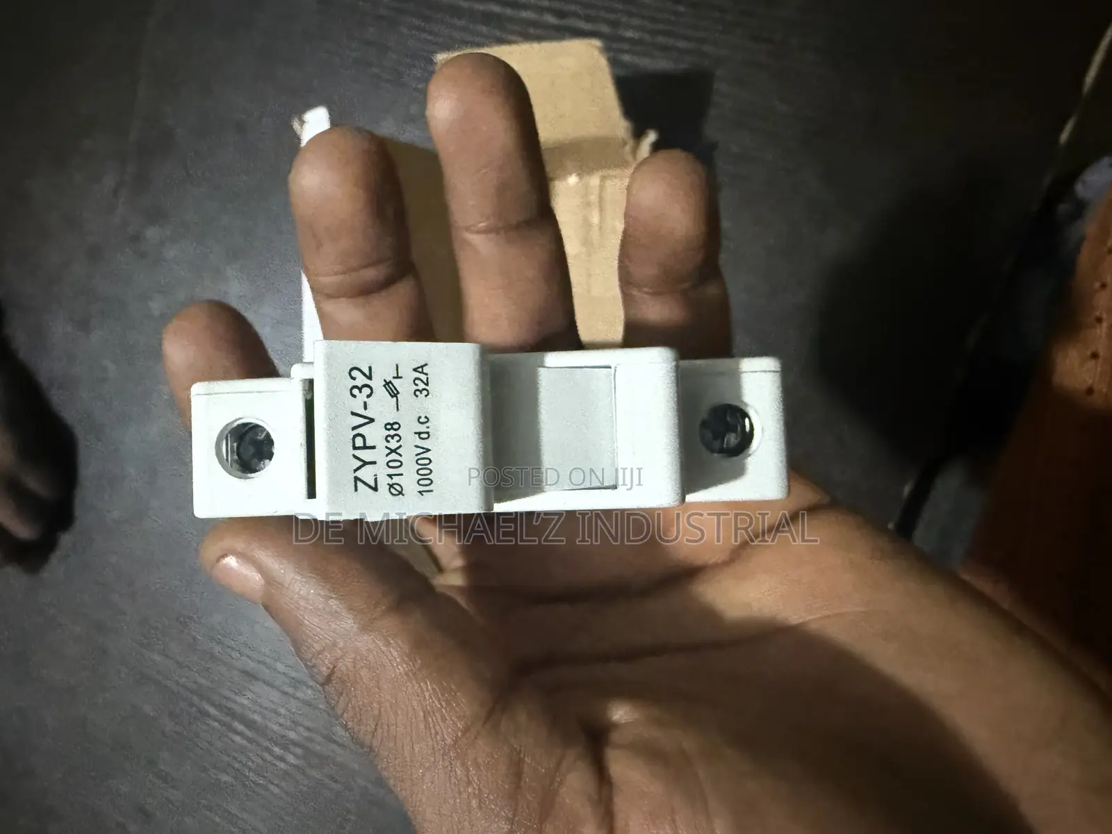32a Dc Fuse and Base