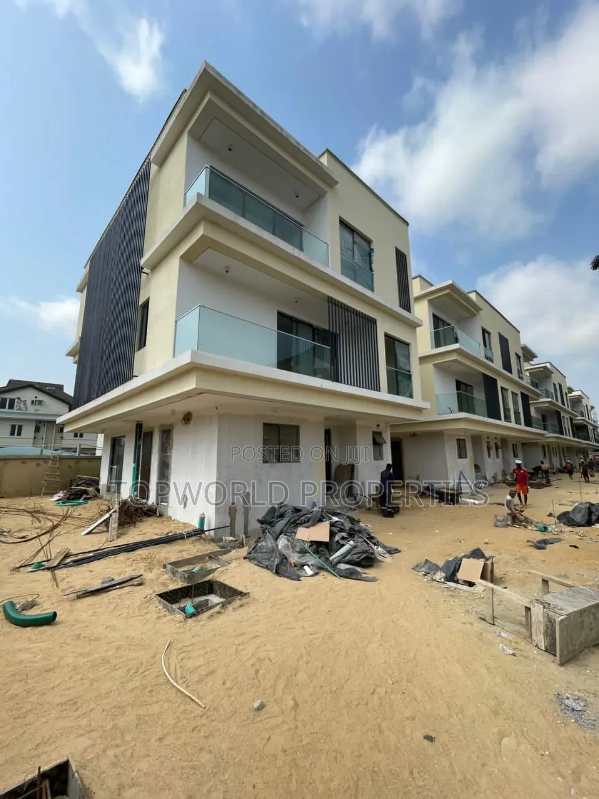 5bdrm Duplex in Parkview Estate for sale