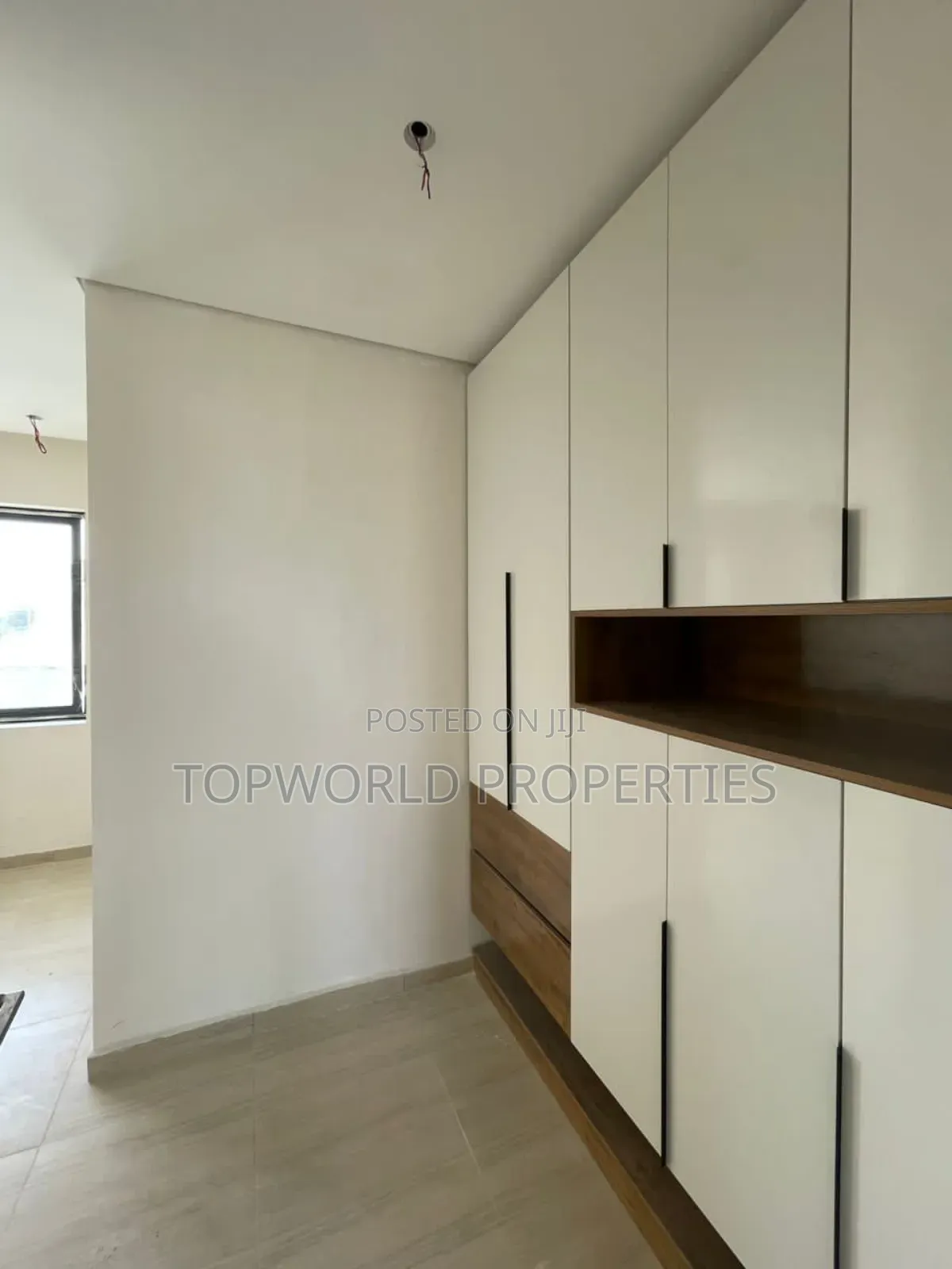 5bdrm Duplex in Parkview Estate for sale