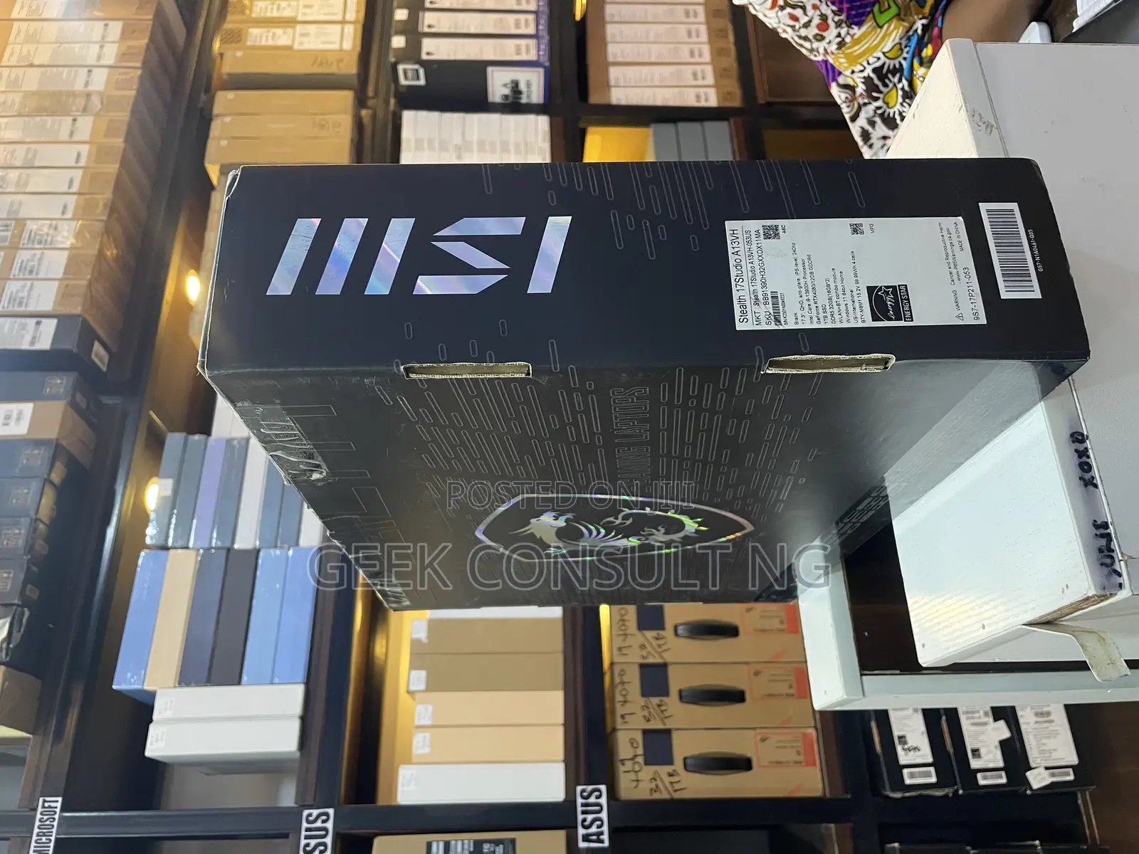New Laptop MSI Stealth 17 Studio A13V 32GB Intel Core i9 SSD 1T