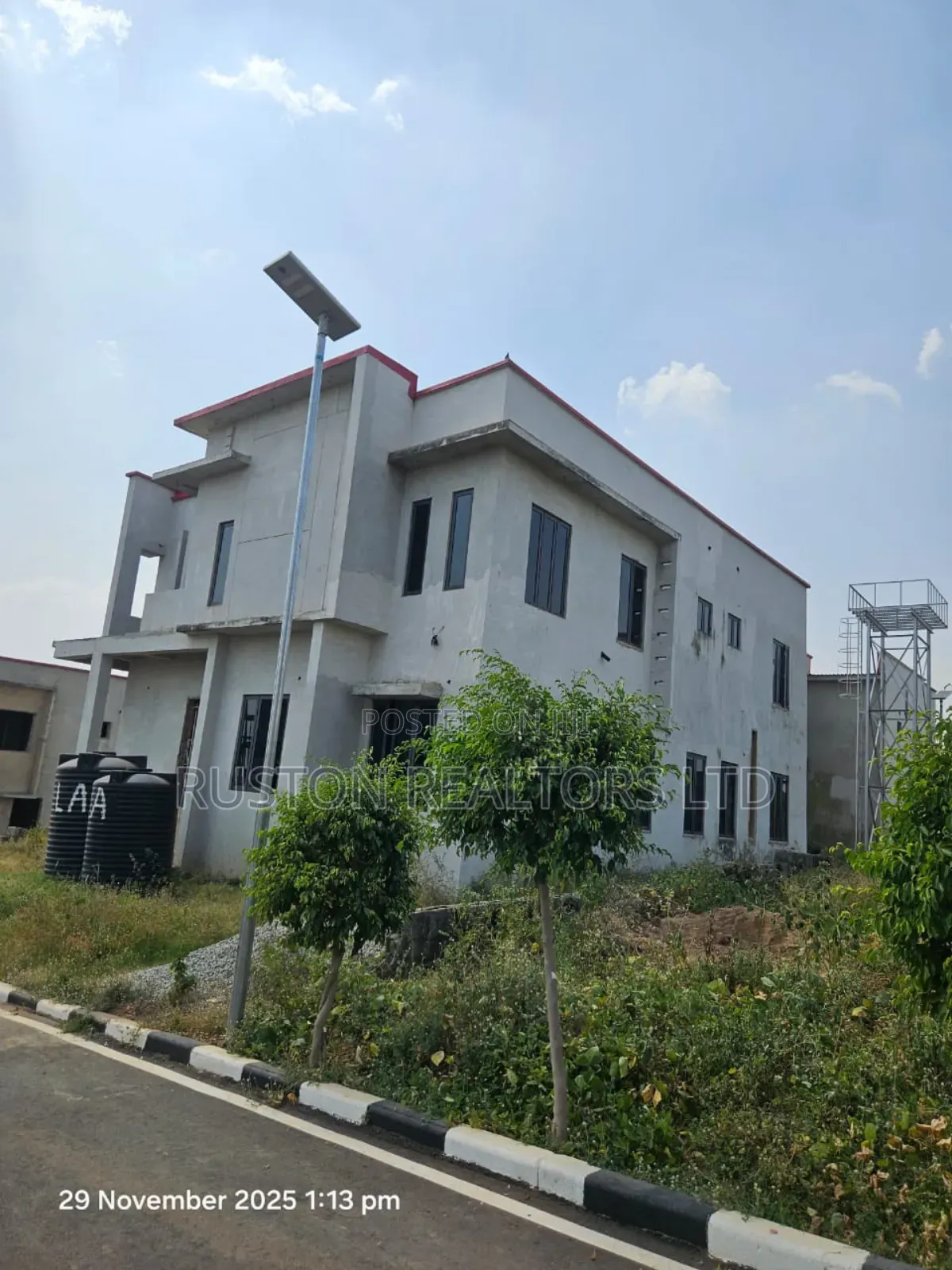 5bdrm Duplex in Life Camp for sale