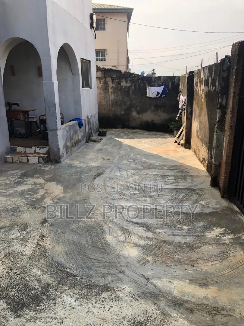 2bdrm Block of Flats in Baale, Abule Egba for sale