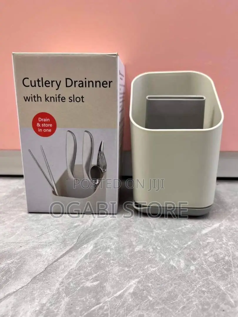 Cutlery Drainer With Knife Slot