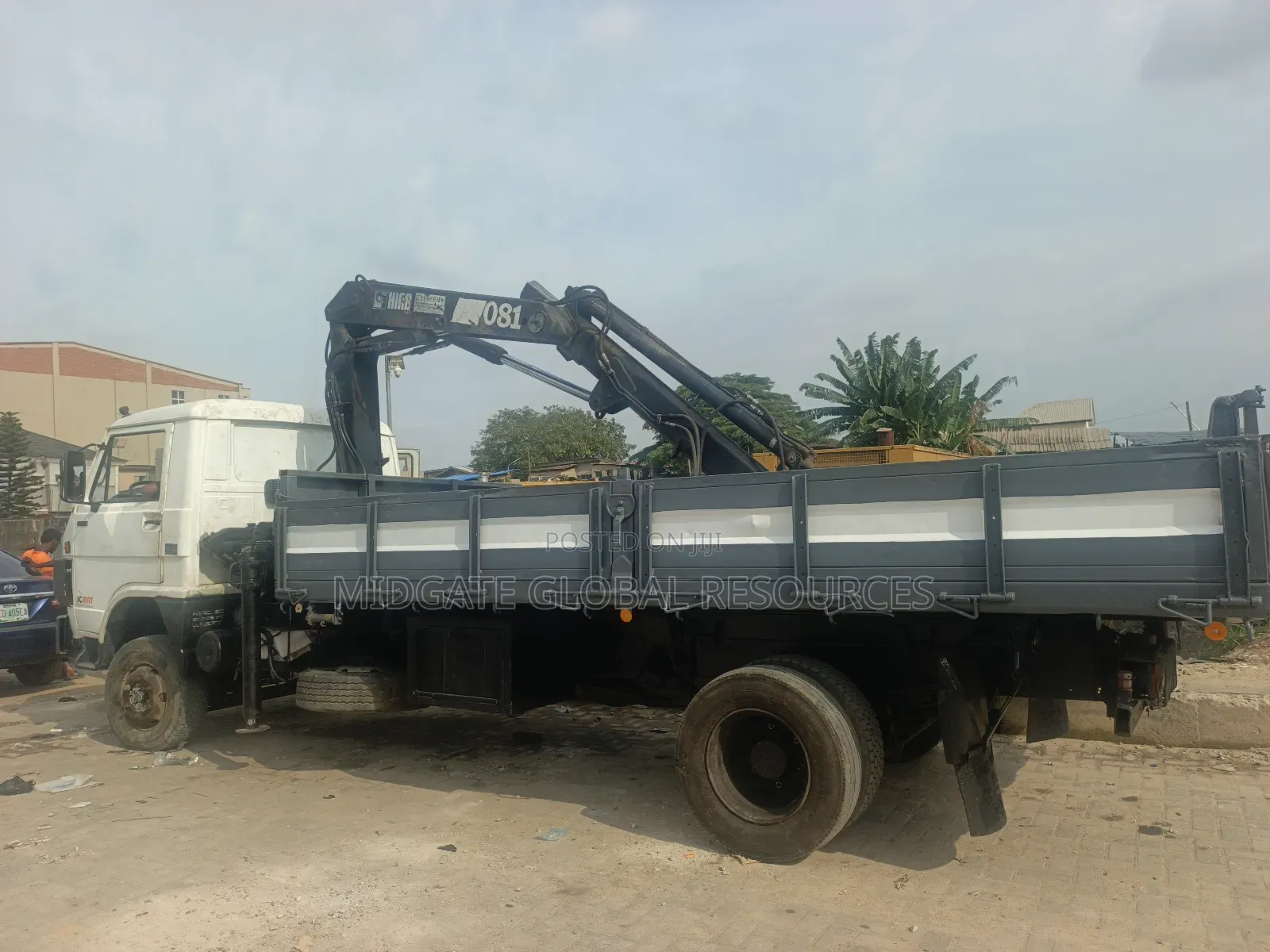 5tons Self Loader Truck for Hire/Rental