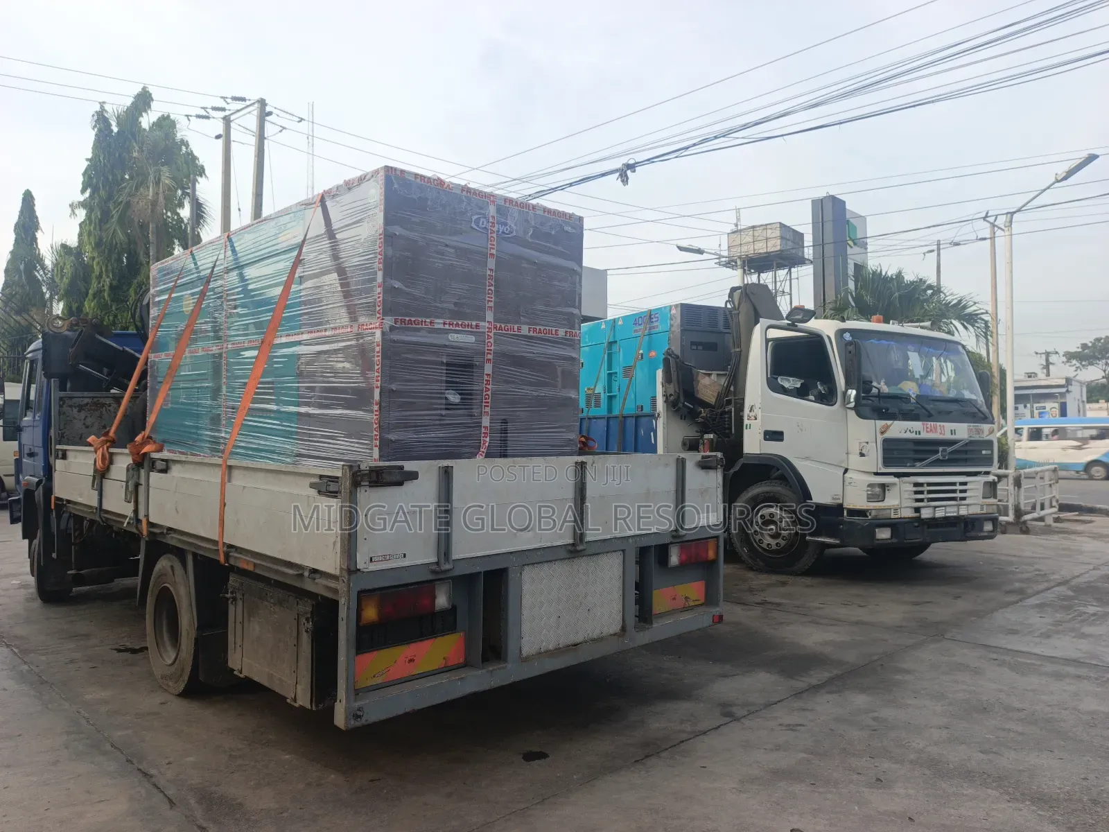 10 Tons Crane Truck/Self Loader for Rental Service