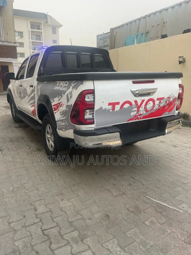 Toyota Hilux 2020 for Rent