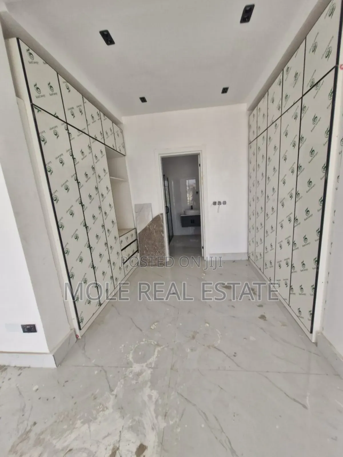 Furnished 6bdrm Duplex in Parkview for sale