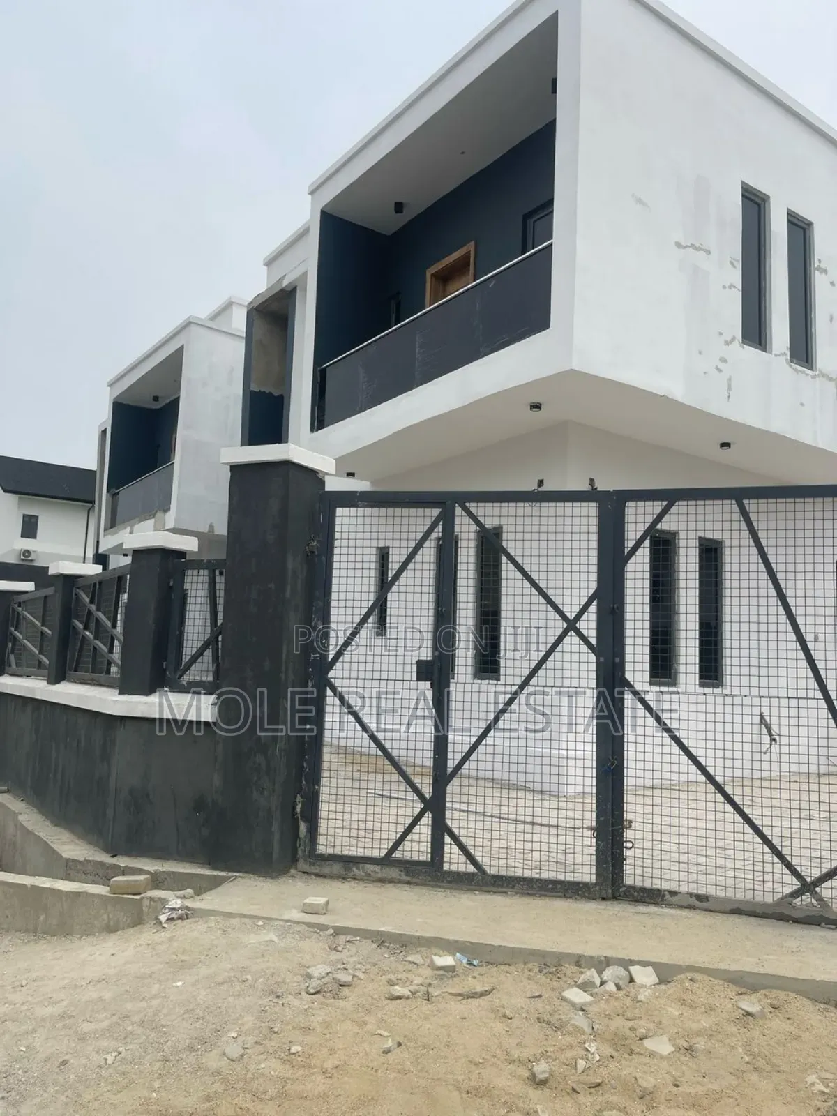 Furnished 5bdrm Duplex in Near Purple Mall, Lekki Phase 1 for sale