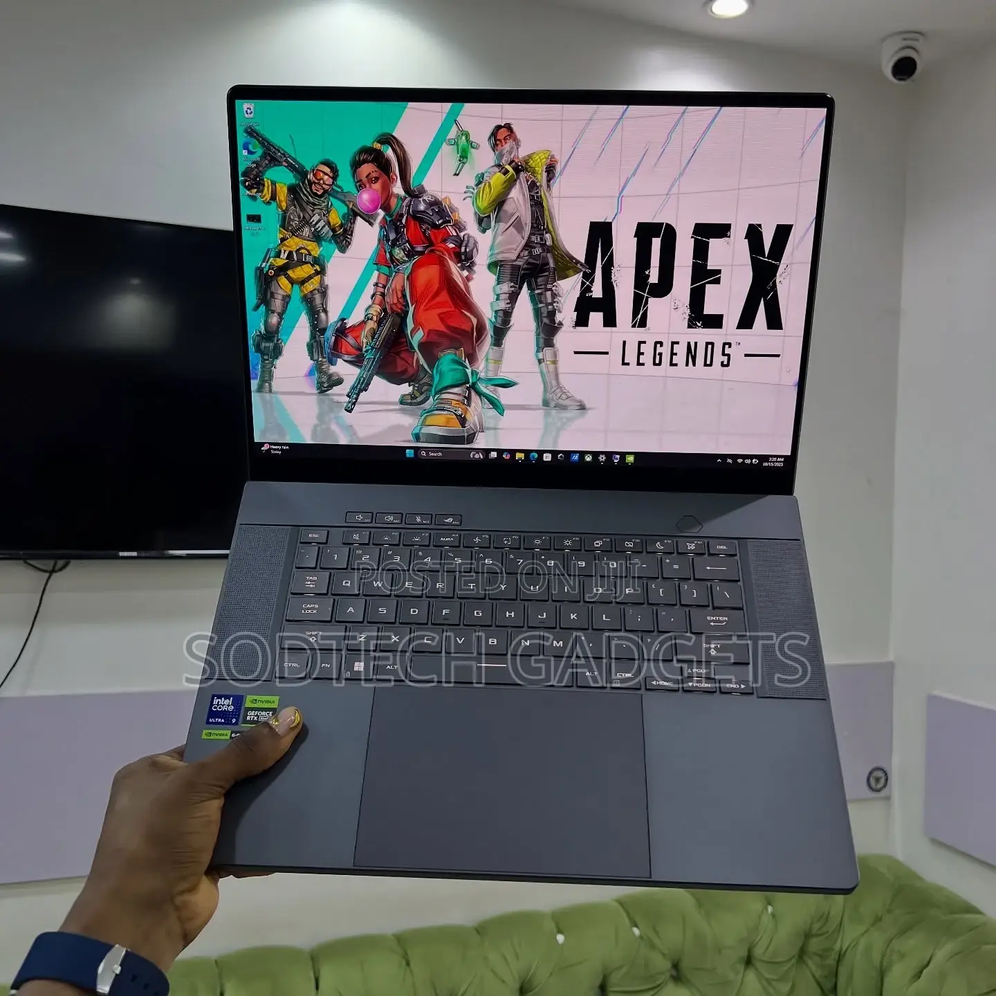 Laptop Asus ROG Zephyrus G16 16GB Intel Core Ultra 9 SSD 1T