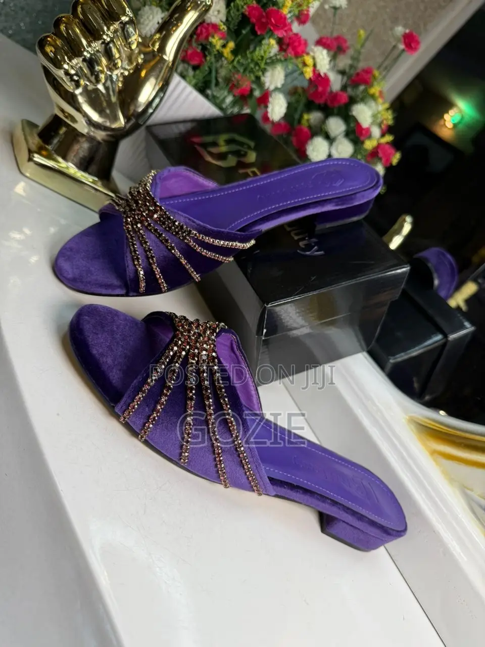 Luxury and Fashionable Slippers