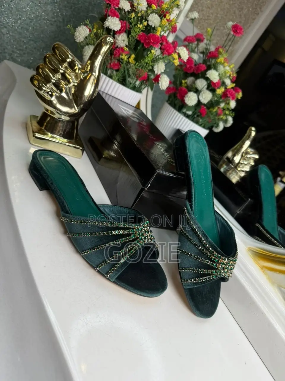 Luxury and Fashionable Slippers