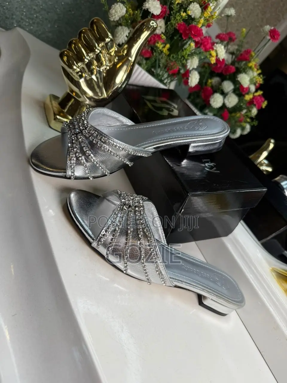 Luxury and Fashionable Slippers