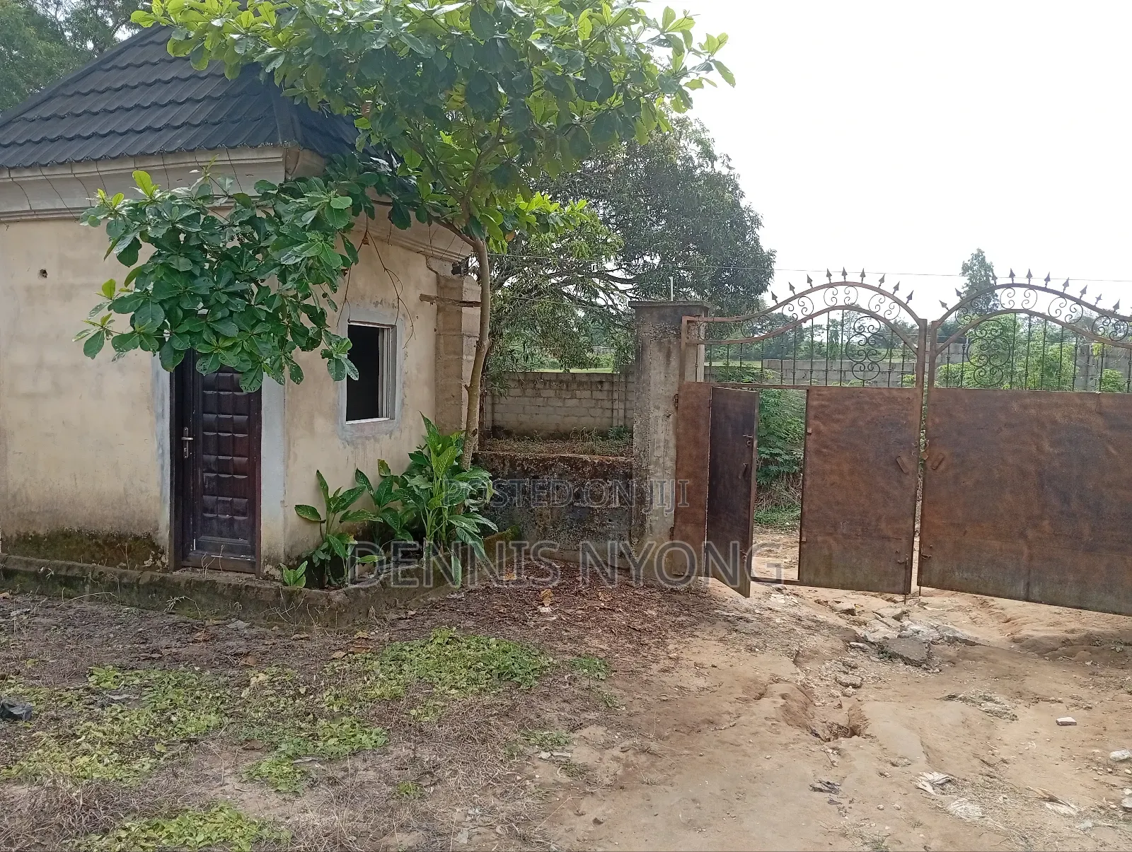 5bdrm Duplex in Army Junction, Calabar for sale