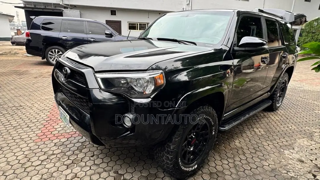Toyota 4-Runner Limited 4WD 2010 Black